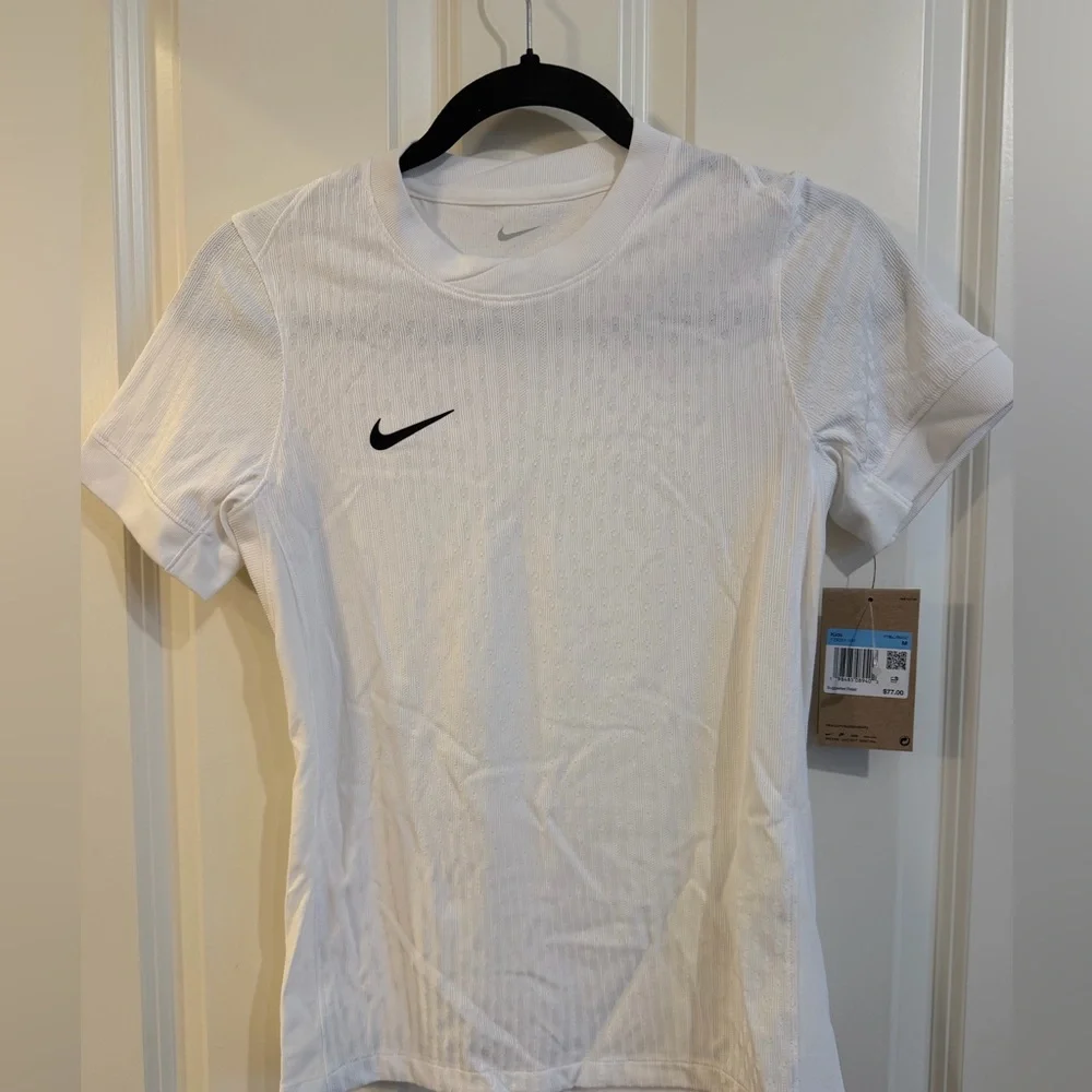 Kids Nike dri-fit ADV short sleeve white shirt